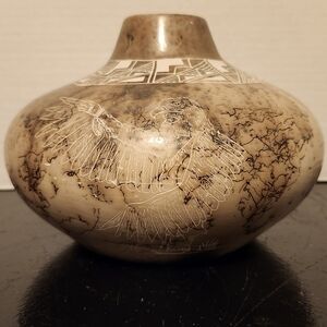 Acoma New Mexico Pueblo Etched Horse Hair Pottery Pot By Irvin J. Louis ~ Nice!